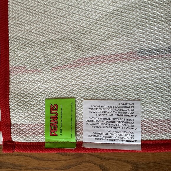 NWT Peanuts Snoopy w/Woodstocks Holly, Bow, HOLIDAY Bath/Kitchen Plush Mat/Rug - Picture 3 of 3